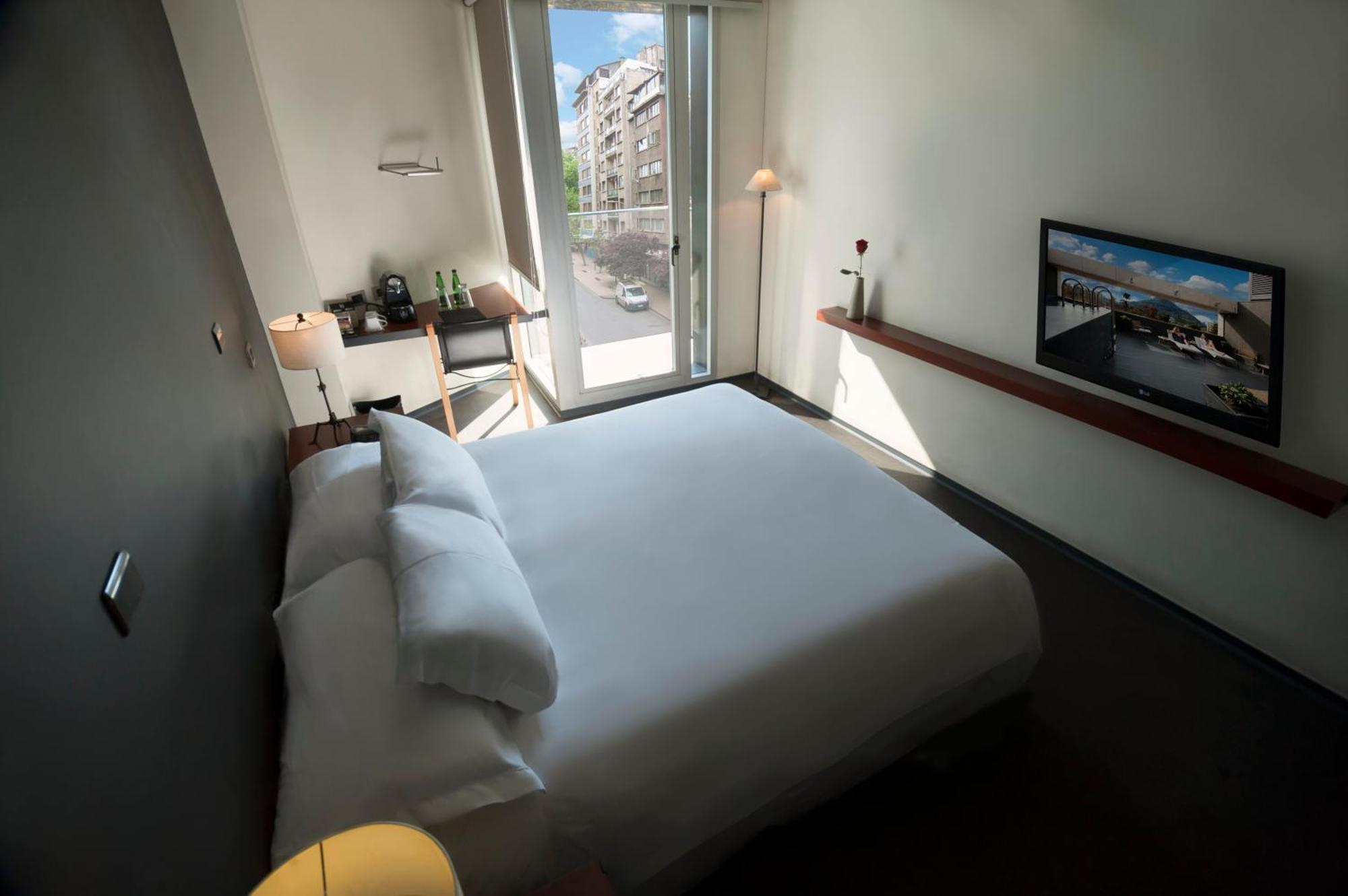 Standard Queen Room