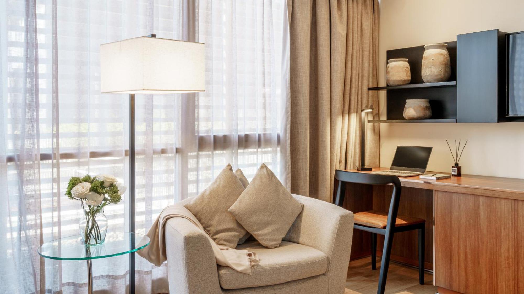 Deluxe King Room